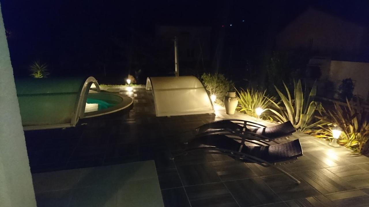 La Maisonnette Du Jardin ナルボンヌ エクステリア 写真